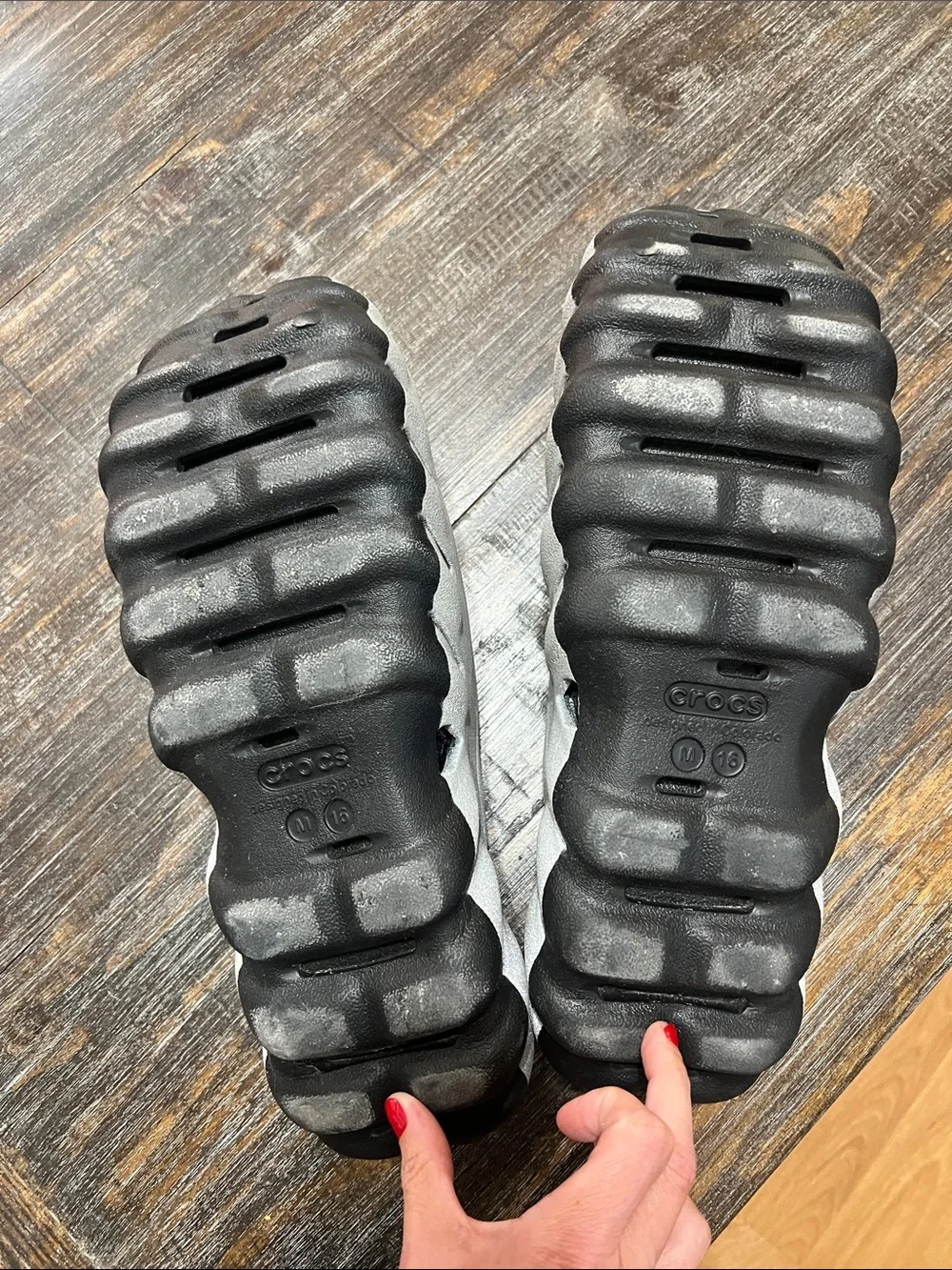 CROCS Men’s Light Gray Upper with Black Footbed Slide Sandals